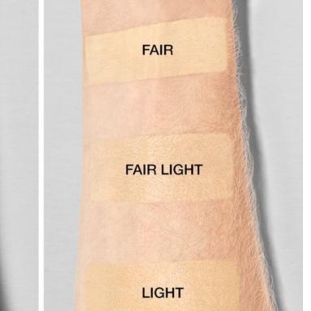 Smashbox • Halo Healthy Glow Tinted Moisturizer - Picture 4 of 9